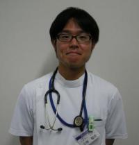 伊東市民病院初期臨床研修医１年小林聡史先生写真